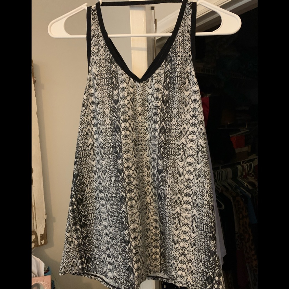 Athleta top